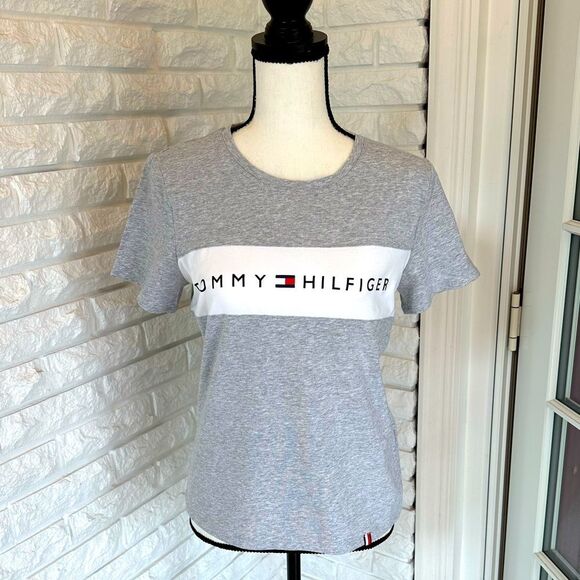 Tommy Hilfiger T Shirt - Picture 1 of 5